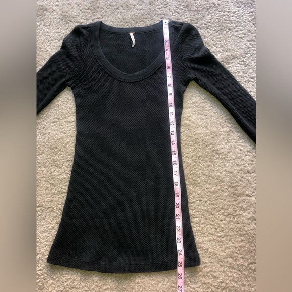 Free People RARE Black Fiesta Cuff Thermal Top XS - Picture 11 of 14